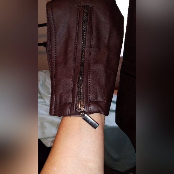 Brown Leather Jacket Size M - Picture 9 of 11